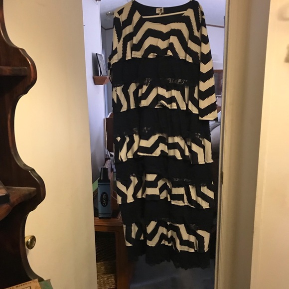 Dresses & Skirts - Blue and white dress